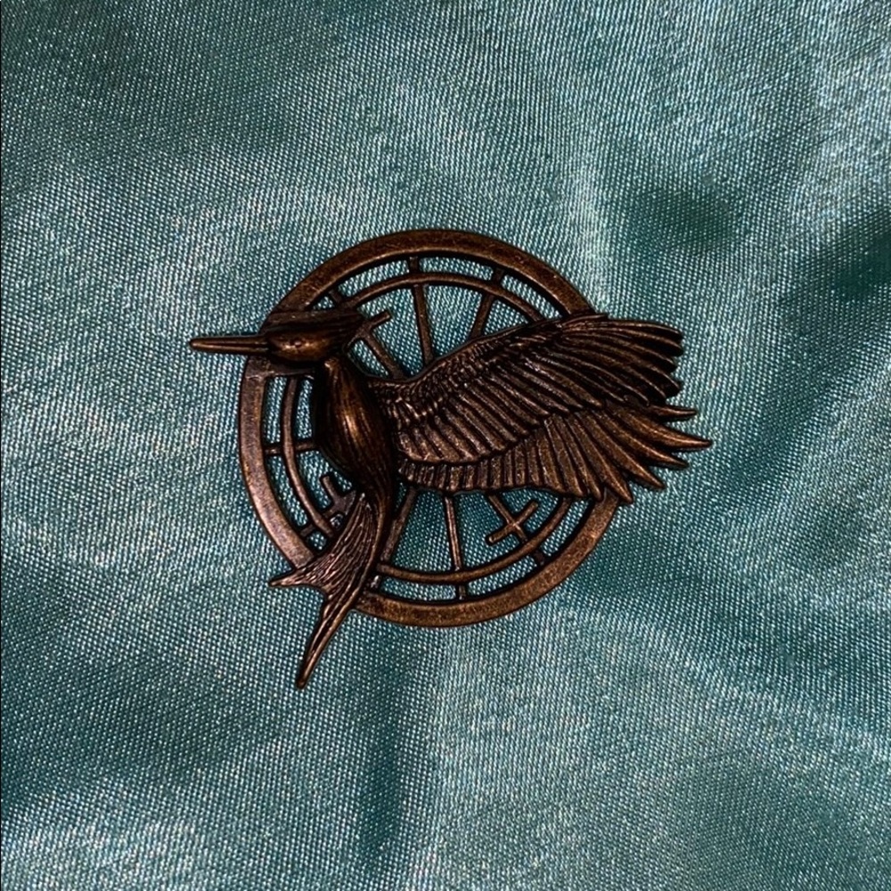 Mockingjay bird Pin - Picture 3 of 3